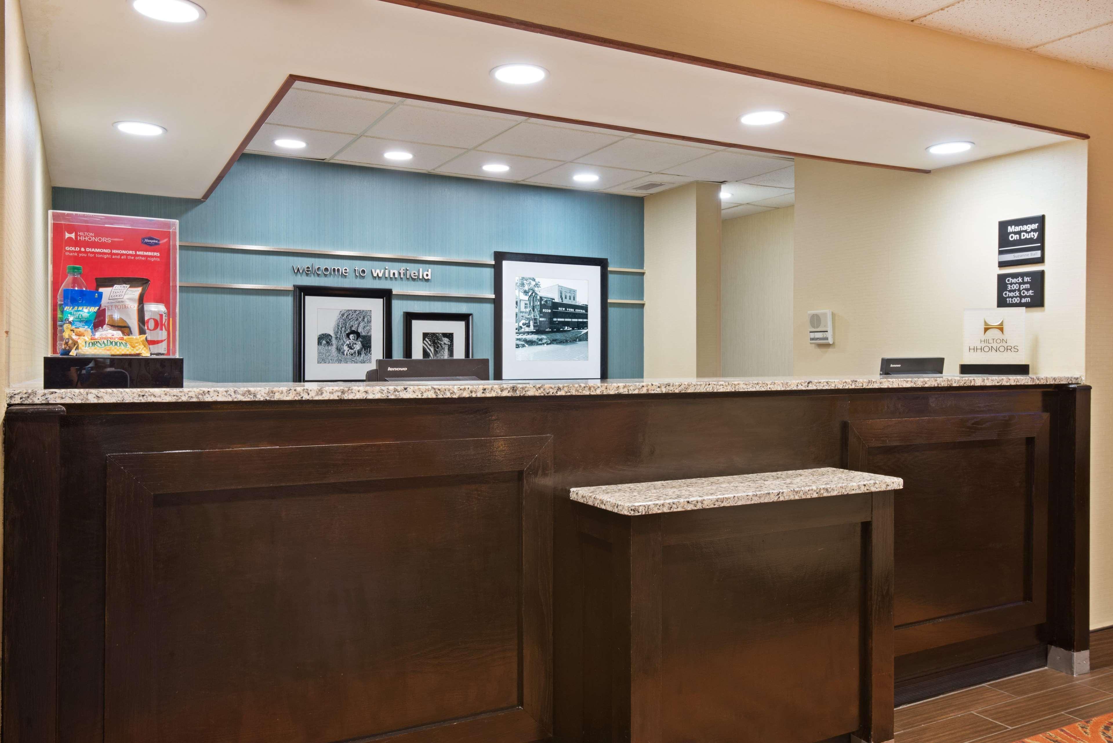 Hampton Inn Winfield Teays Valley Extérieur photo