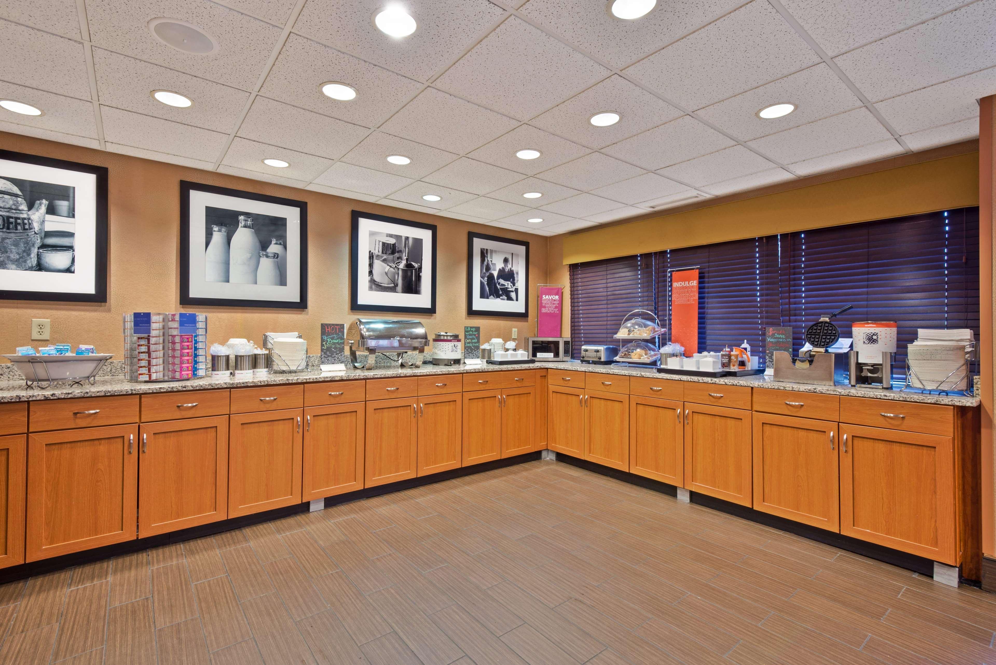 Hampton Inn Winfield Teays Valley Extérieur photo